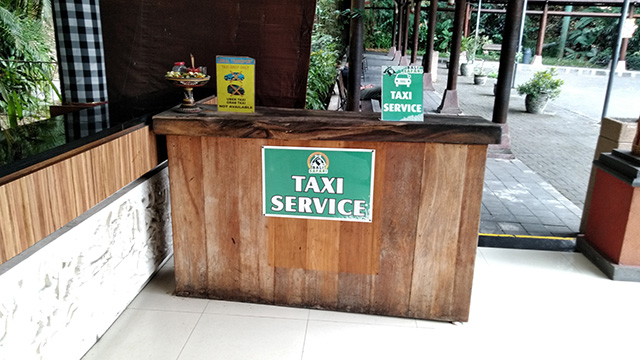タクシーサービスカウンター