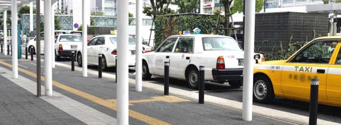 空港から市内への移動方法