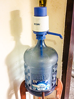 ガロン瓶に取り付ける給水用ポンプ