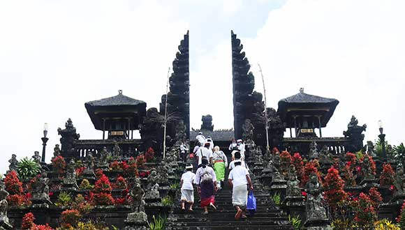 ブサキ寺院本殿