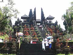 ブサキ寺院本殿