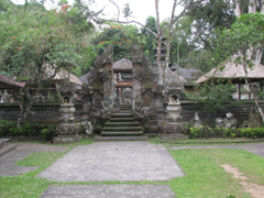 寺院前庭
