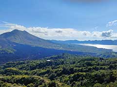 キンタマーニ高原全景