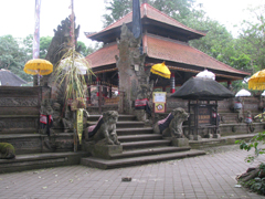 プラダラムアグン寺院