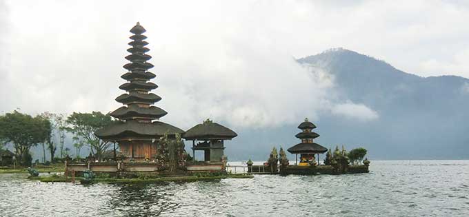 ウルンダヌブラタン寺院