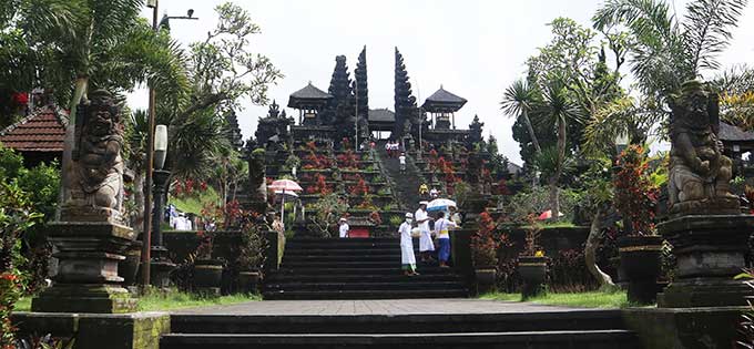 ブサキ寺院