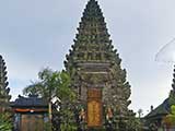 ウルンダヌ・バトゥール寺院